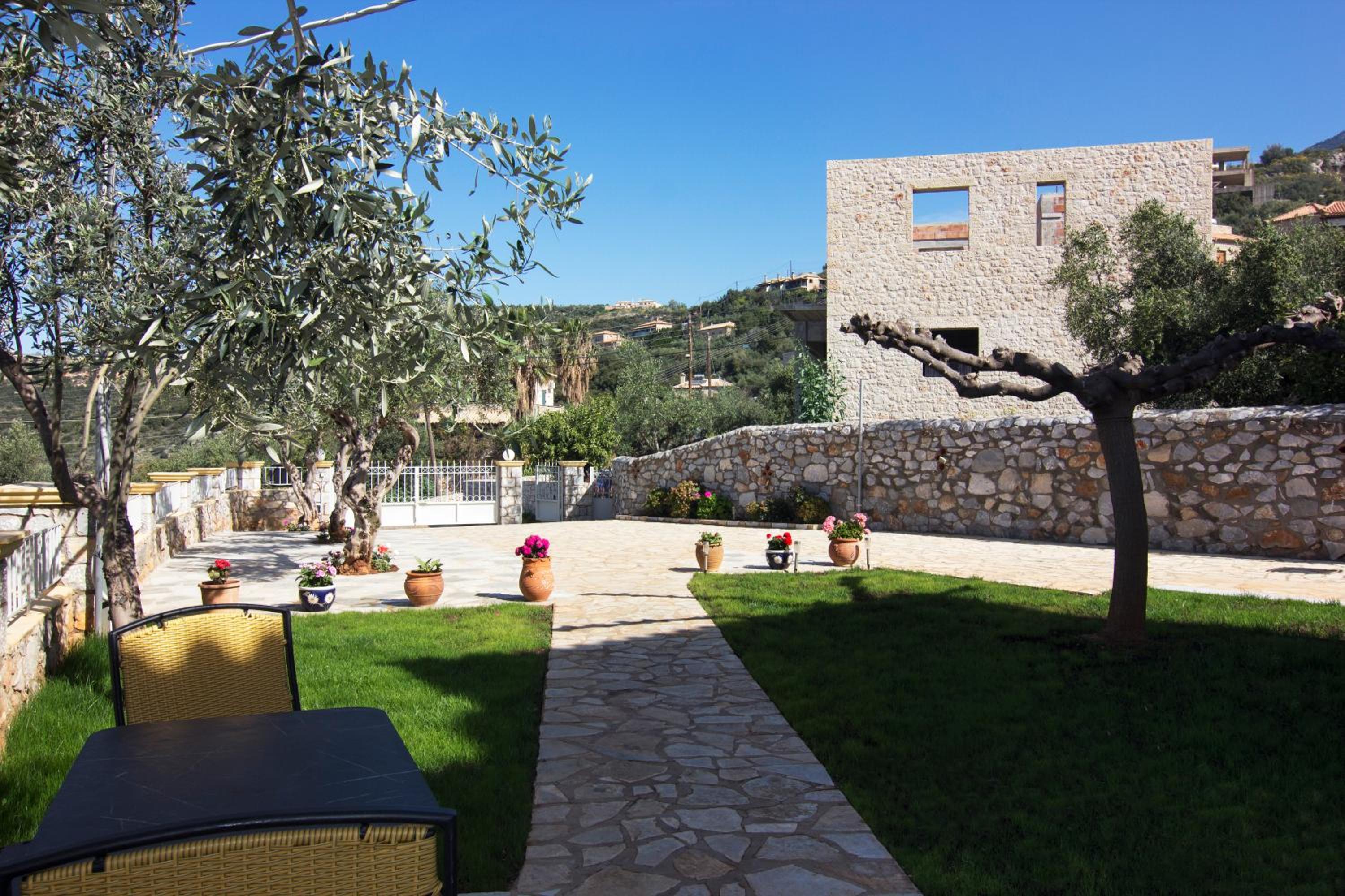 Emilia's Guest House with Sea View Balcony, Stoupa