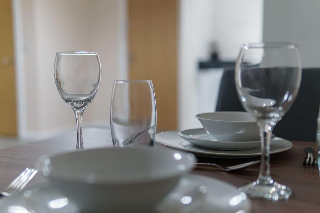 Manchester 1Bed Apartment, Free Parking For Two, Long Term Discounts