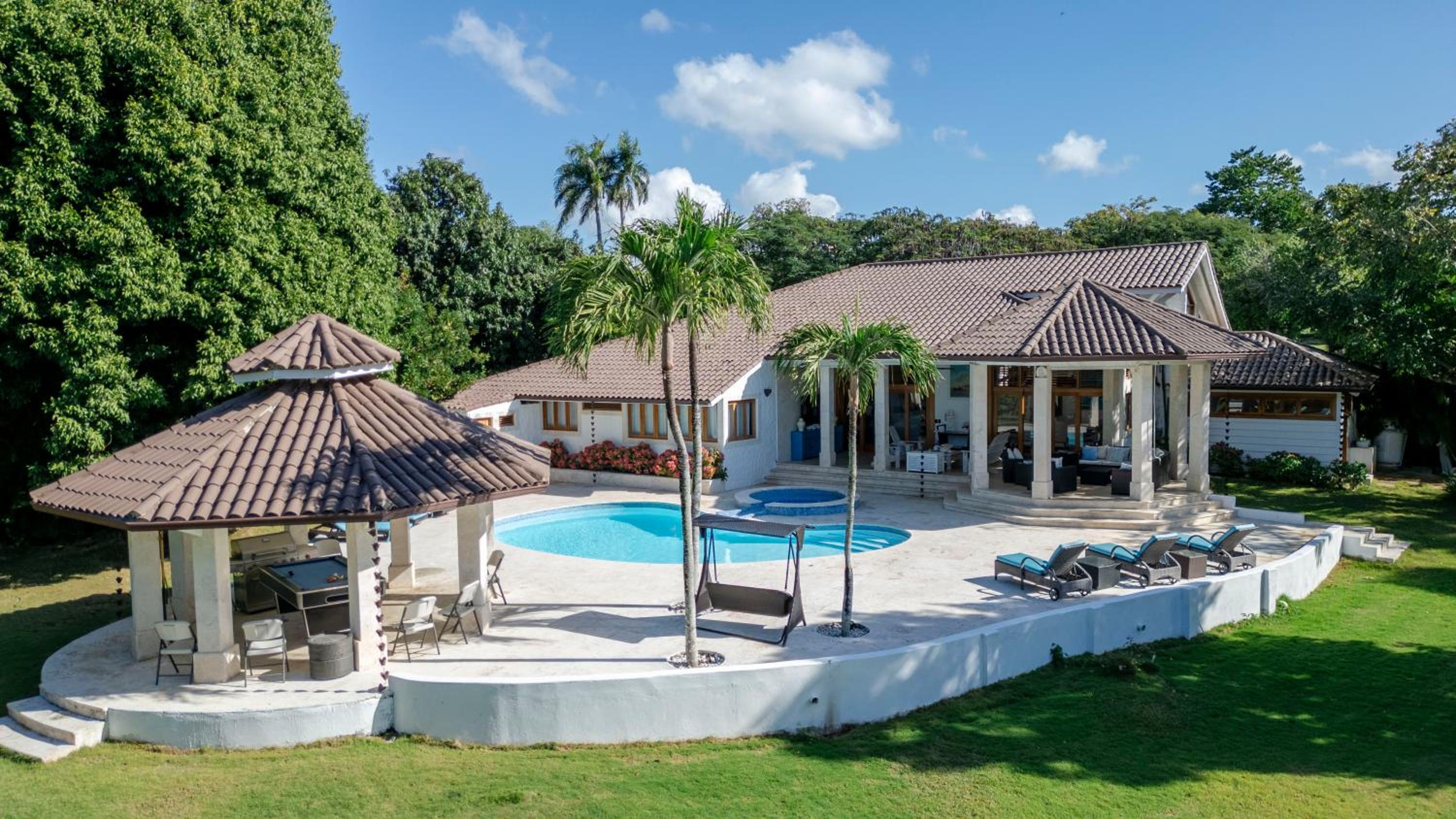 5-BR Casa de Campo Villa with Pool & Jacuzzi - Chef, Bartender, Maid view 5