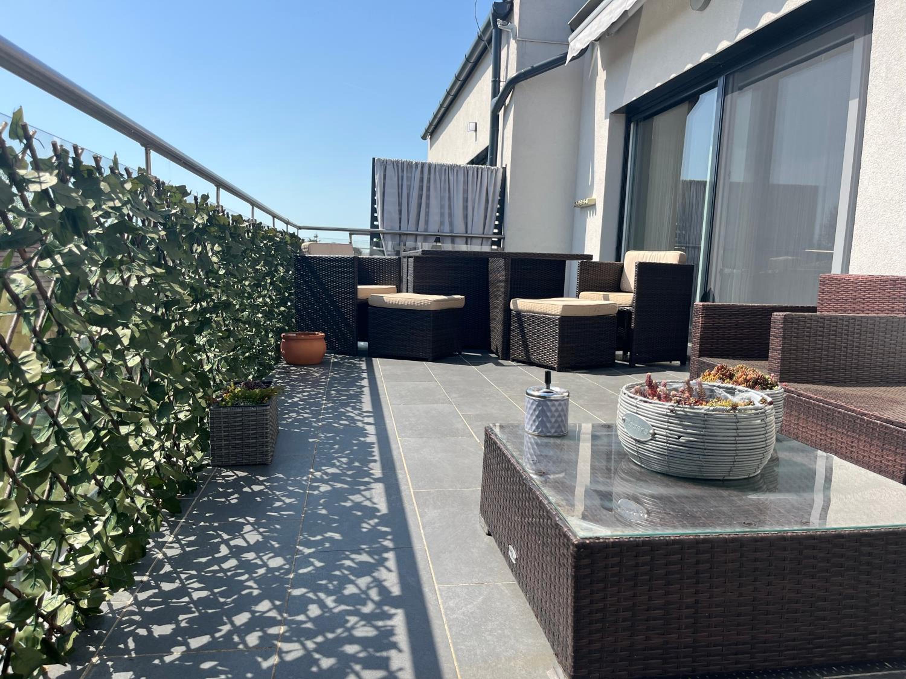 Smeraldo Penthouse Zamardi