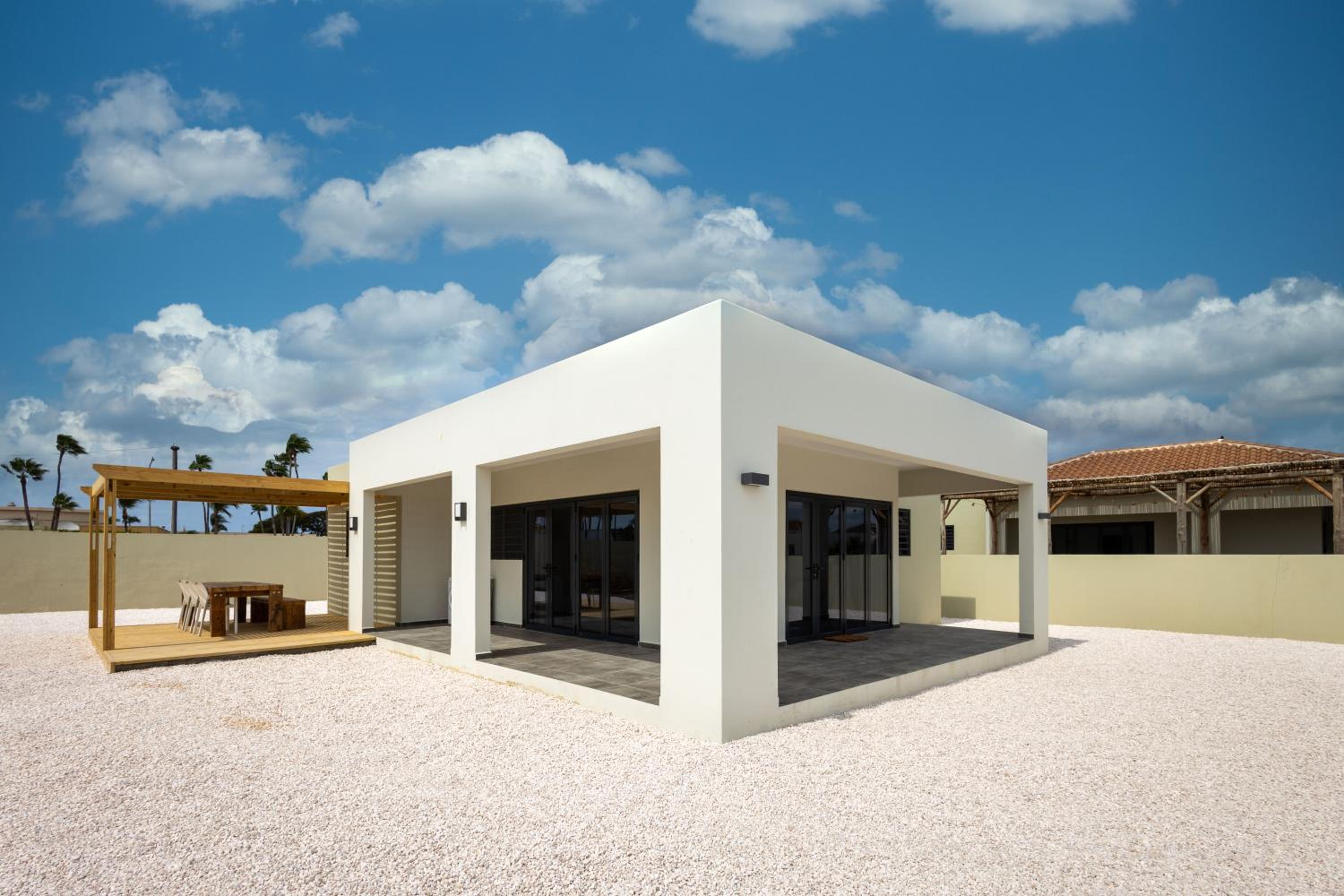 Villa Monrel Mambo Beach