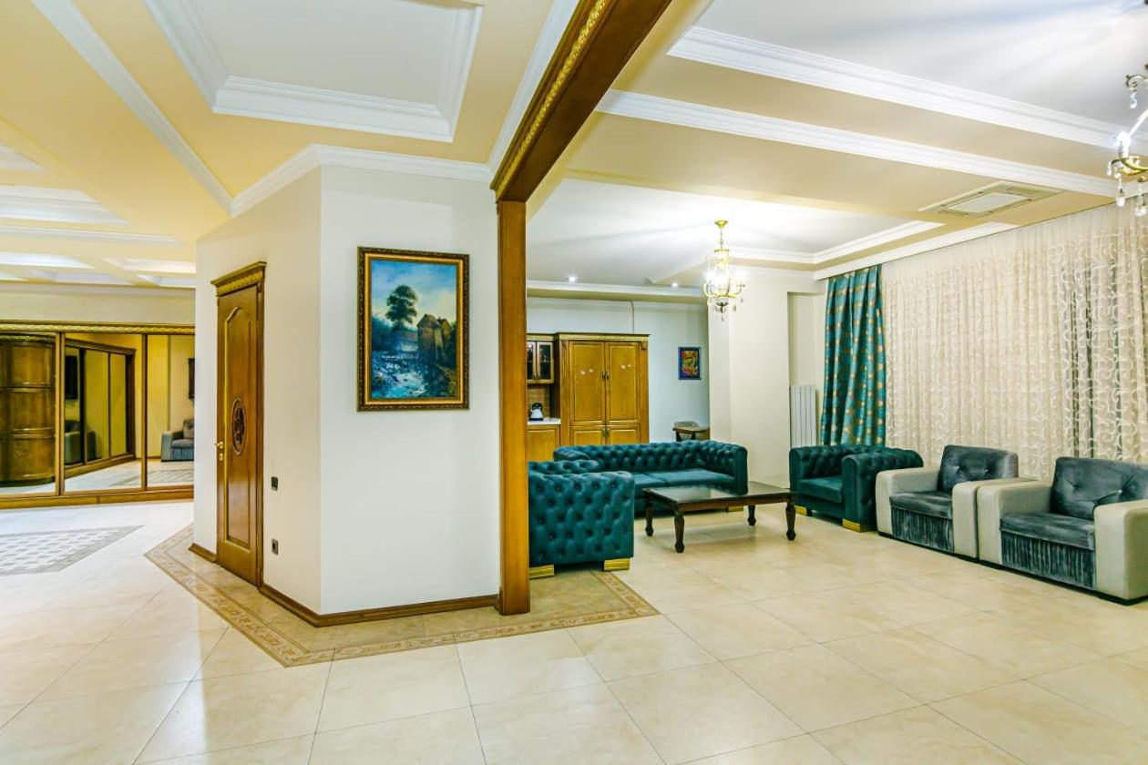 Apartment on Shahin