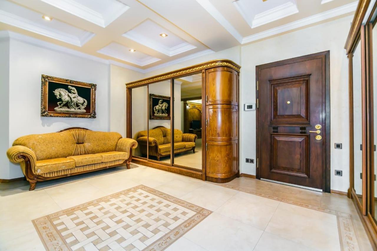 Apartment on Shahin