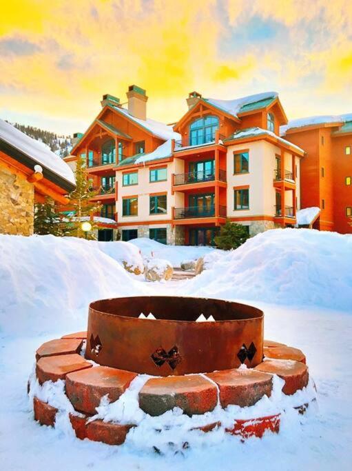 Hotel Ski In-Out Hot Tub Gym Sauna Pool Reserved Parking-503 - Image 1