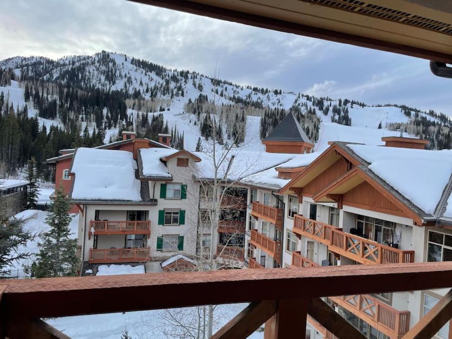 Ski In-Out Hot Tub Gym Sauna Pool Reserved Parking-503 view 5