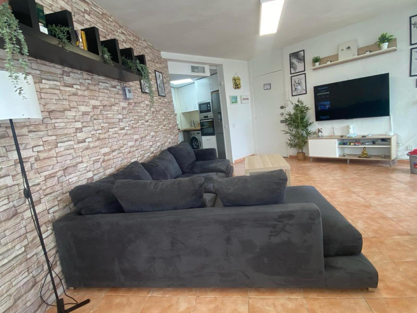 Piso delante de la playa La Pineda con 2 habitaciones view 3