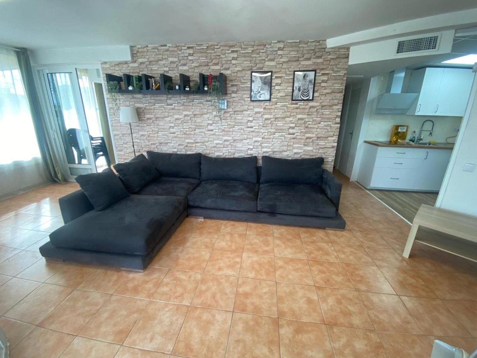 Piso delante de la playa La Pineda con 2 habitaciones view 2