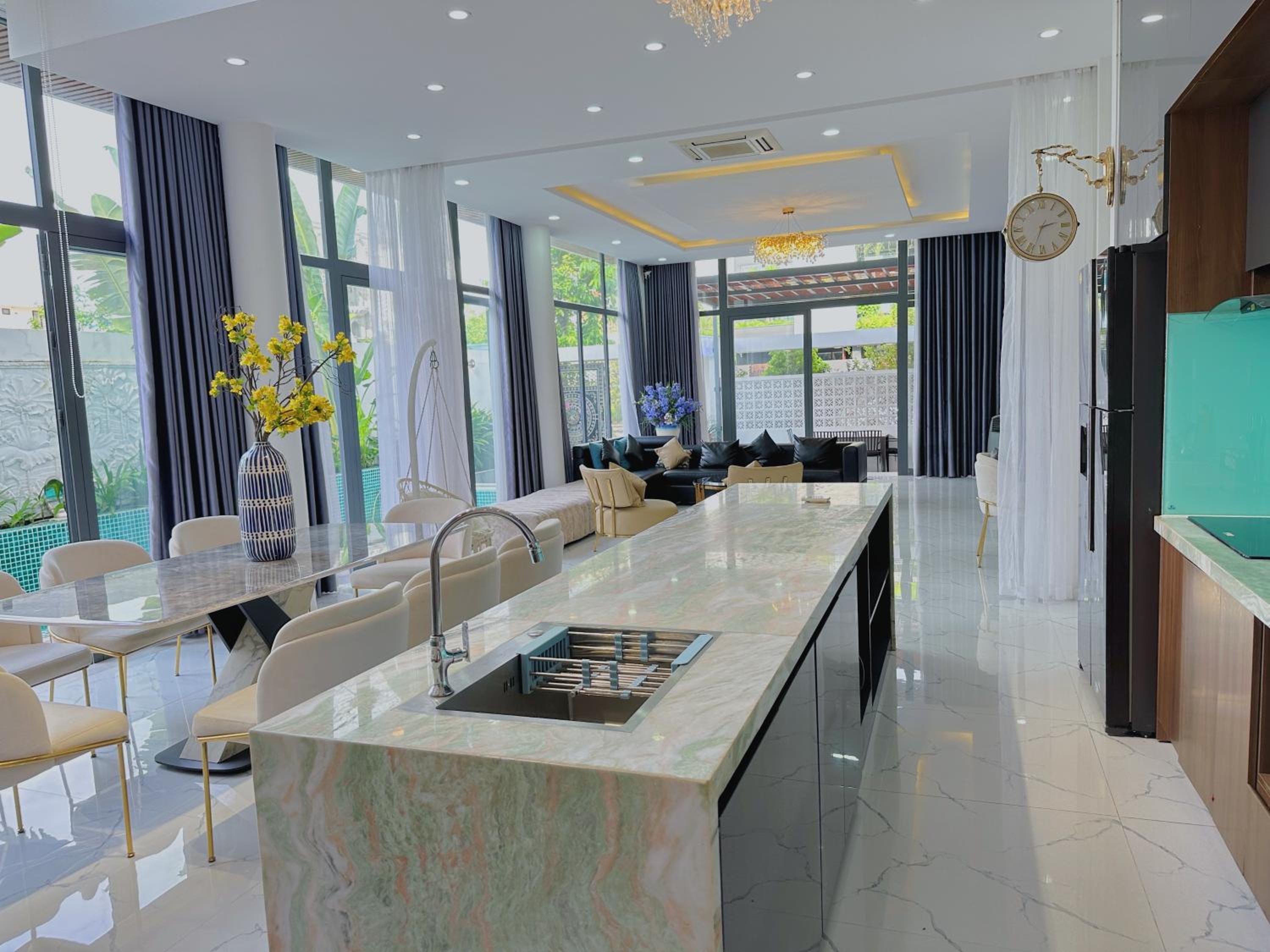 Private 5Brs Pool Villa Luxurious Furniture