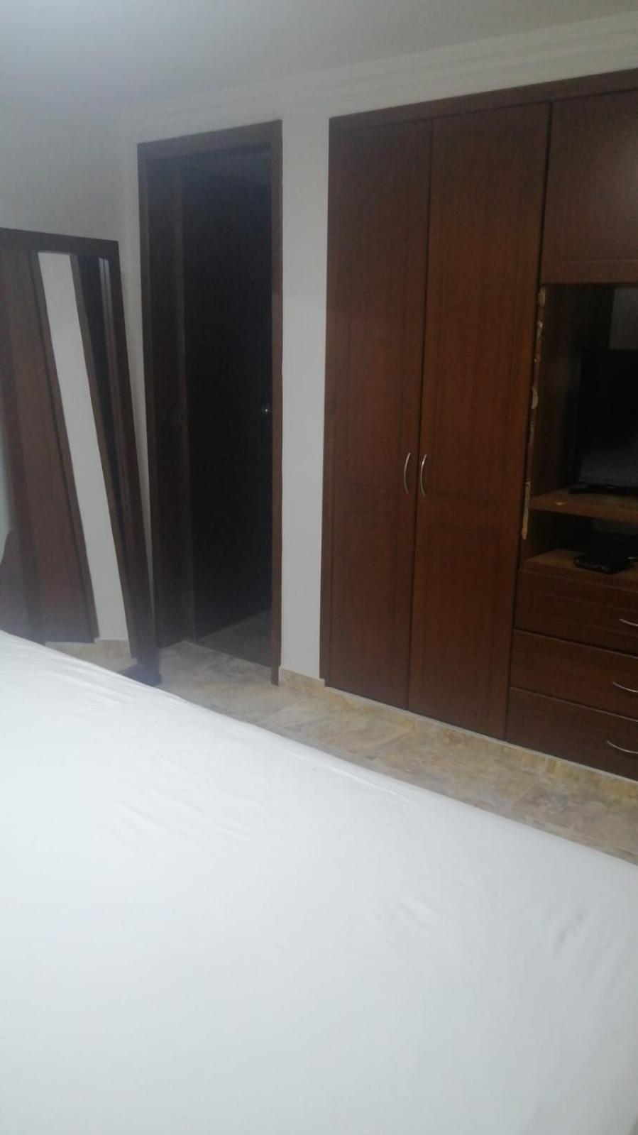 habitacion amoblada con baño