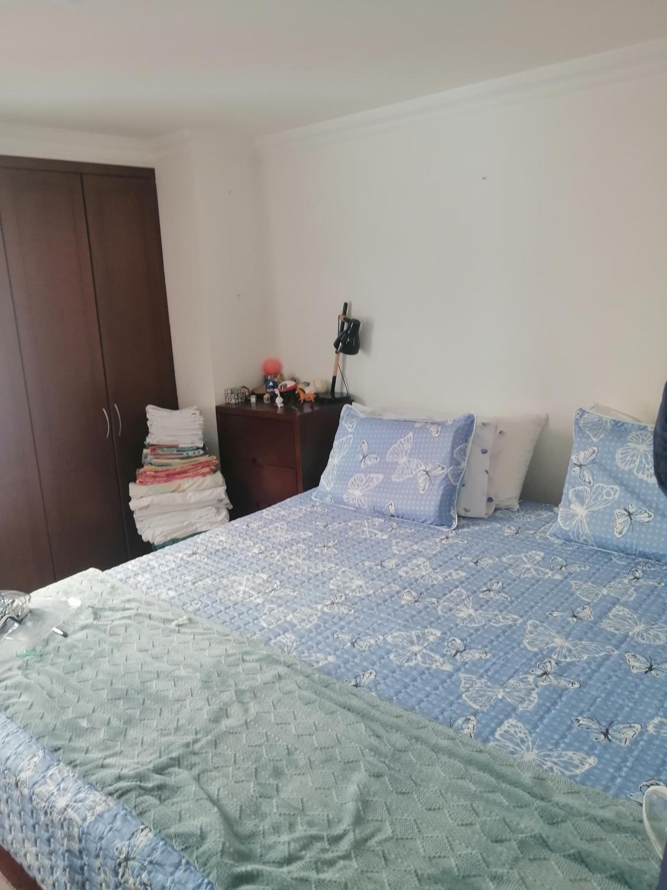 habitacion amoblada con baño