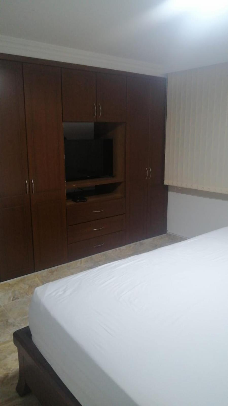 habitacion amoblada con baño
