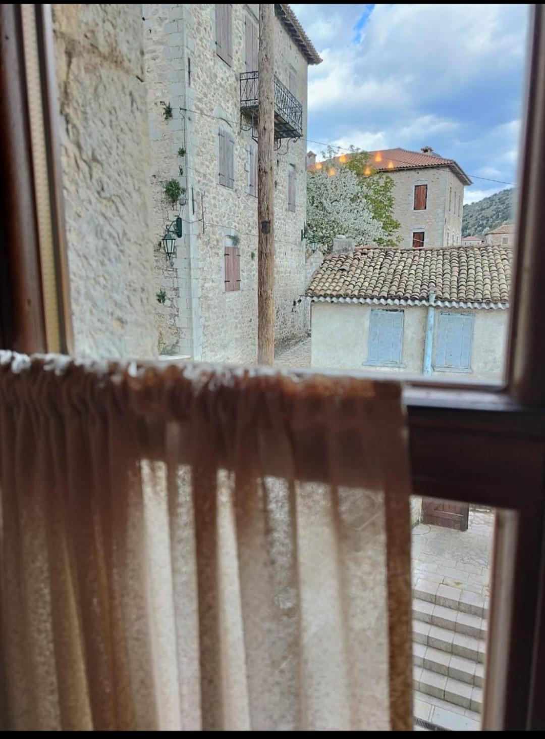 Lousiou Nymphes escape suites