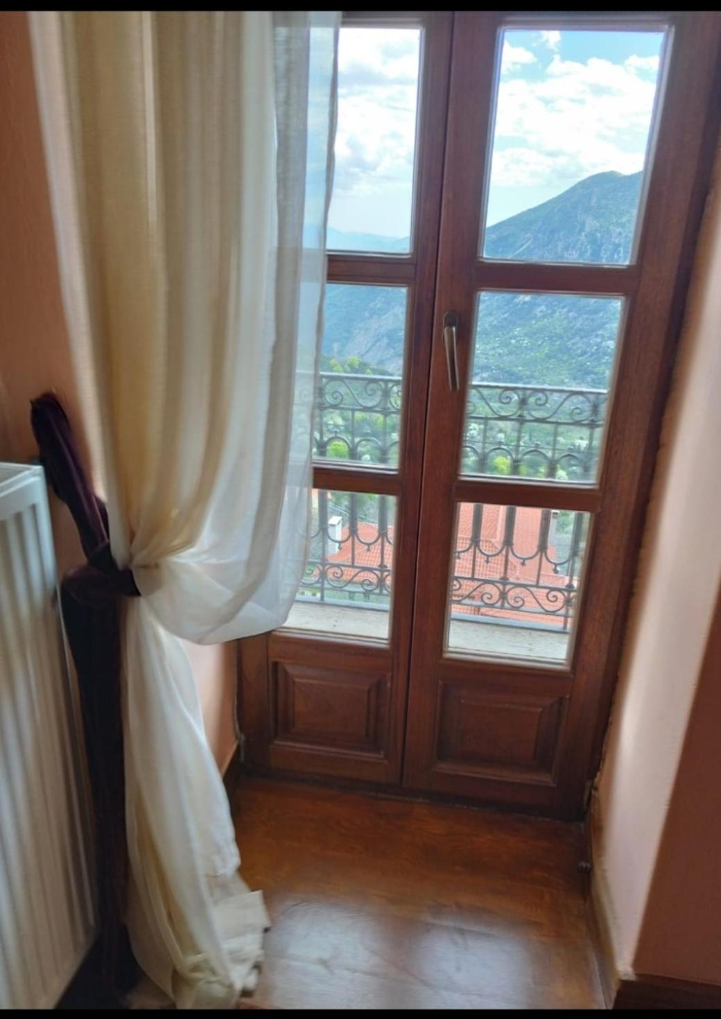 Lousiou Nymphes escape suites