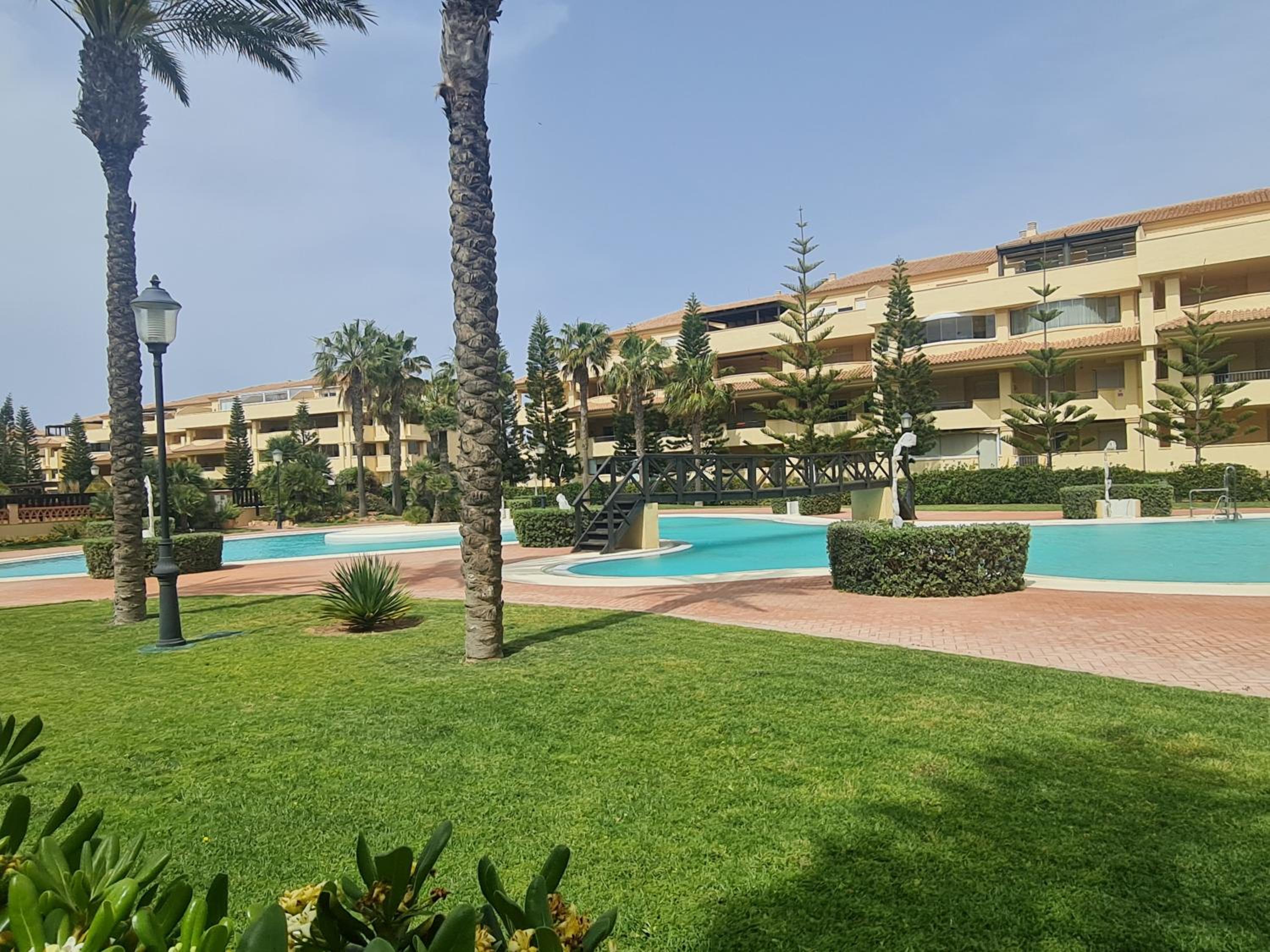 Villa Romana con piscina privada y vistas al jardín