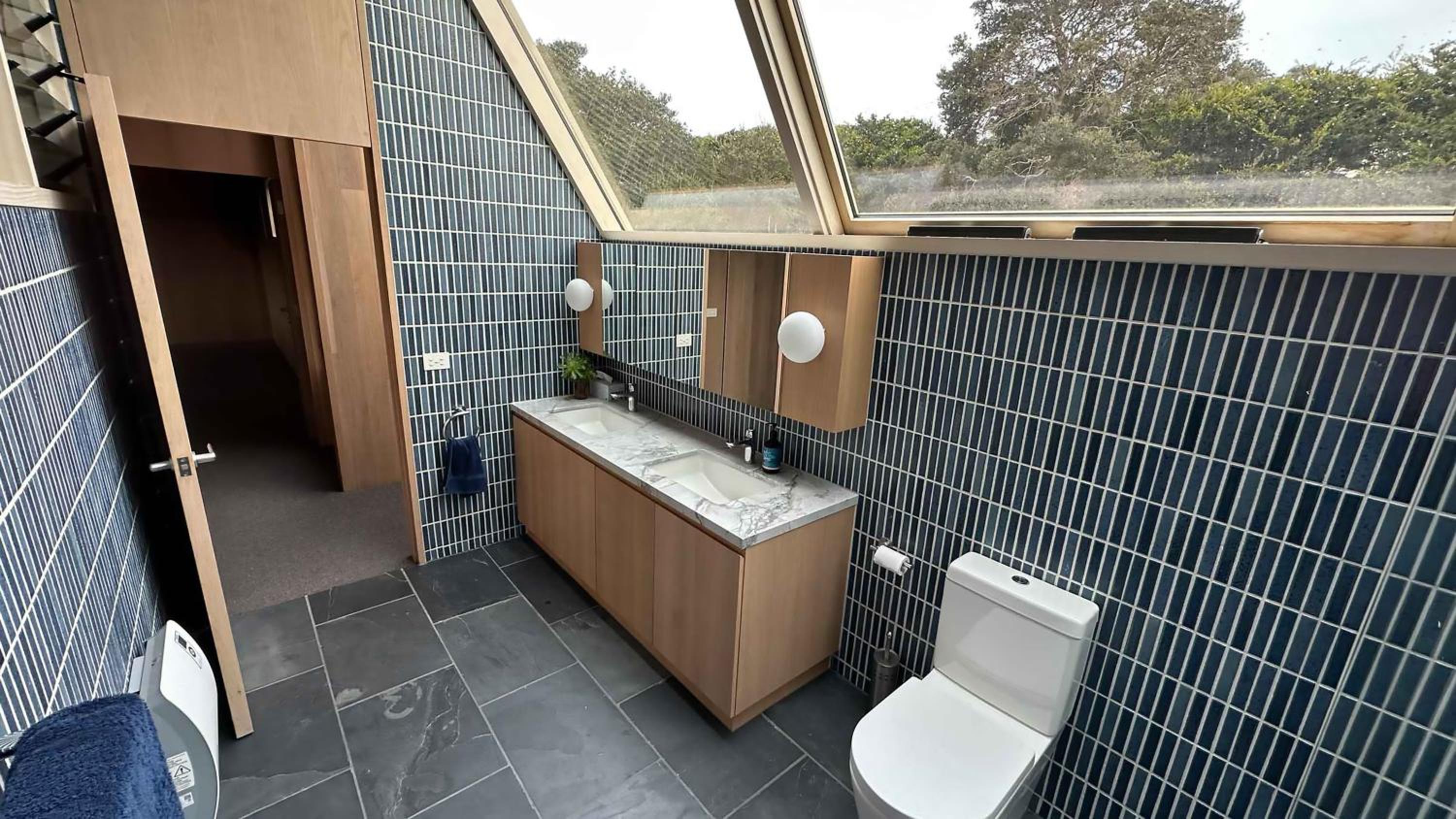 Portsea Shingle House
