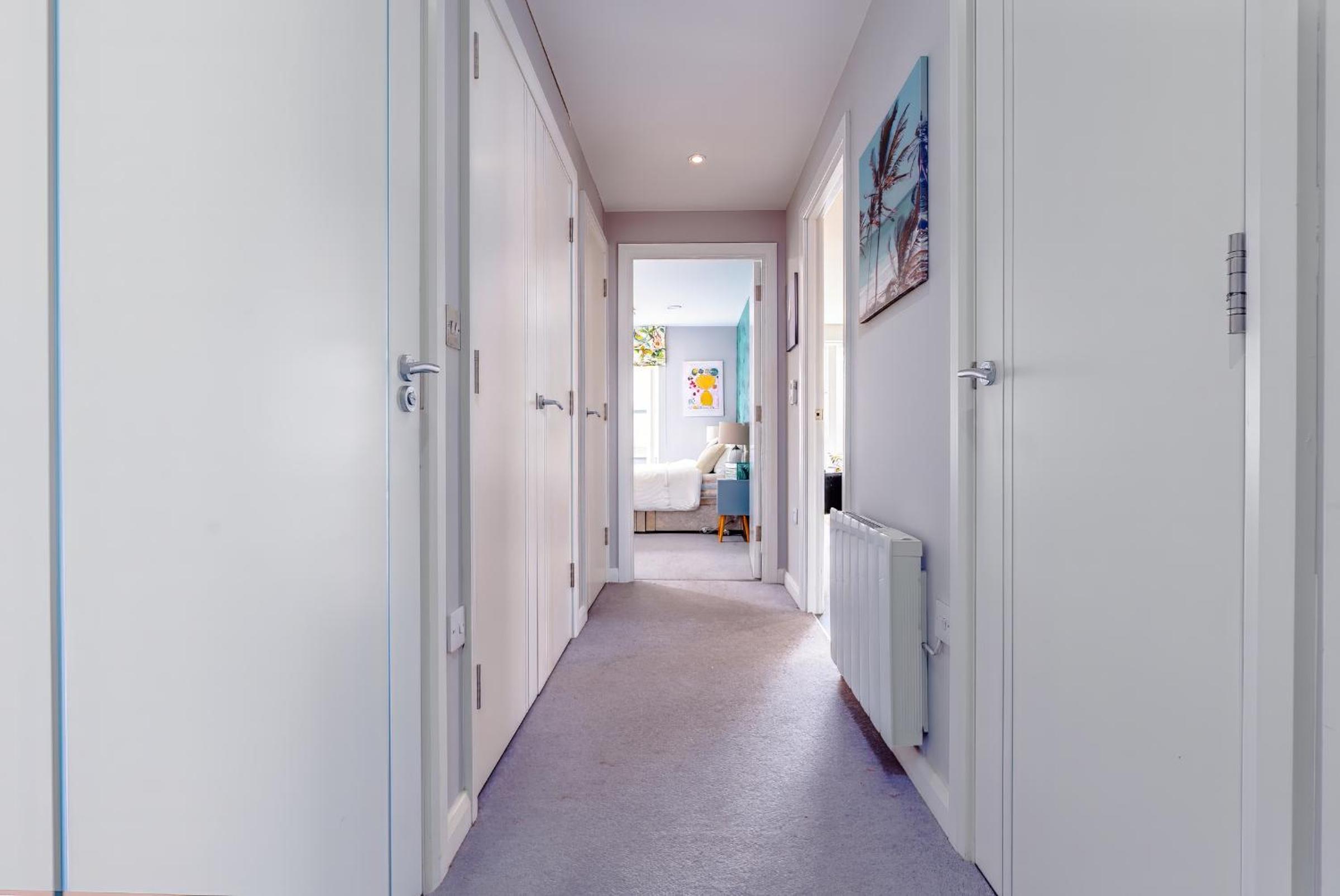 Peaceful Garden View Flat with Lift Access view 3