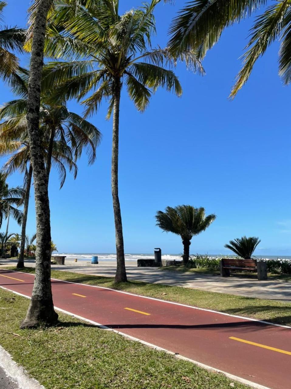 Apartamento Pé na Areia - Praia Grande