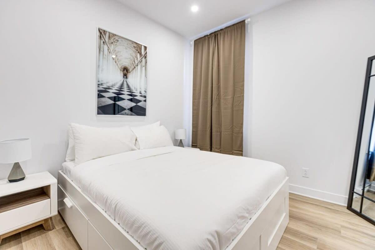 Modern & Bright 3BR with Sofabed in Mile-End
