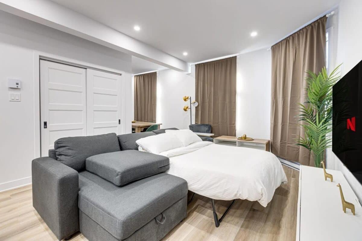 Modern & Bright 3BR with Sofabed in Mile-End