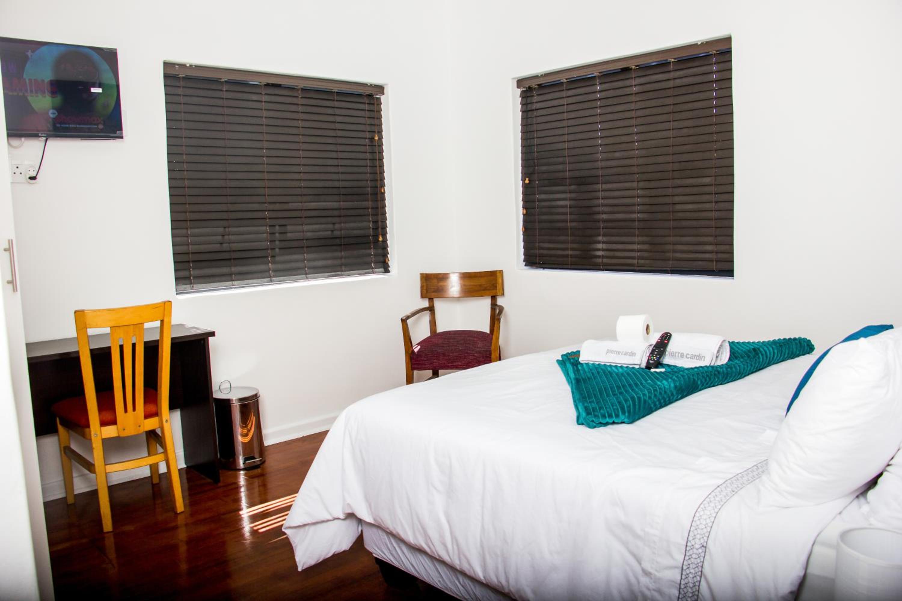 Botha Villa Lodge Goodwood view 5