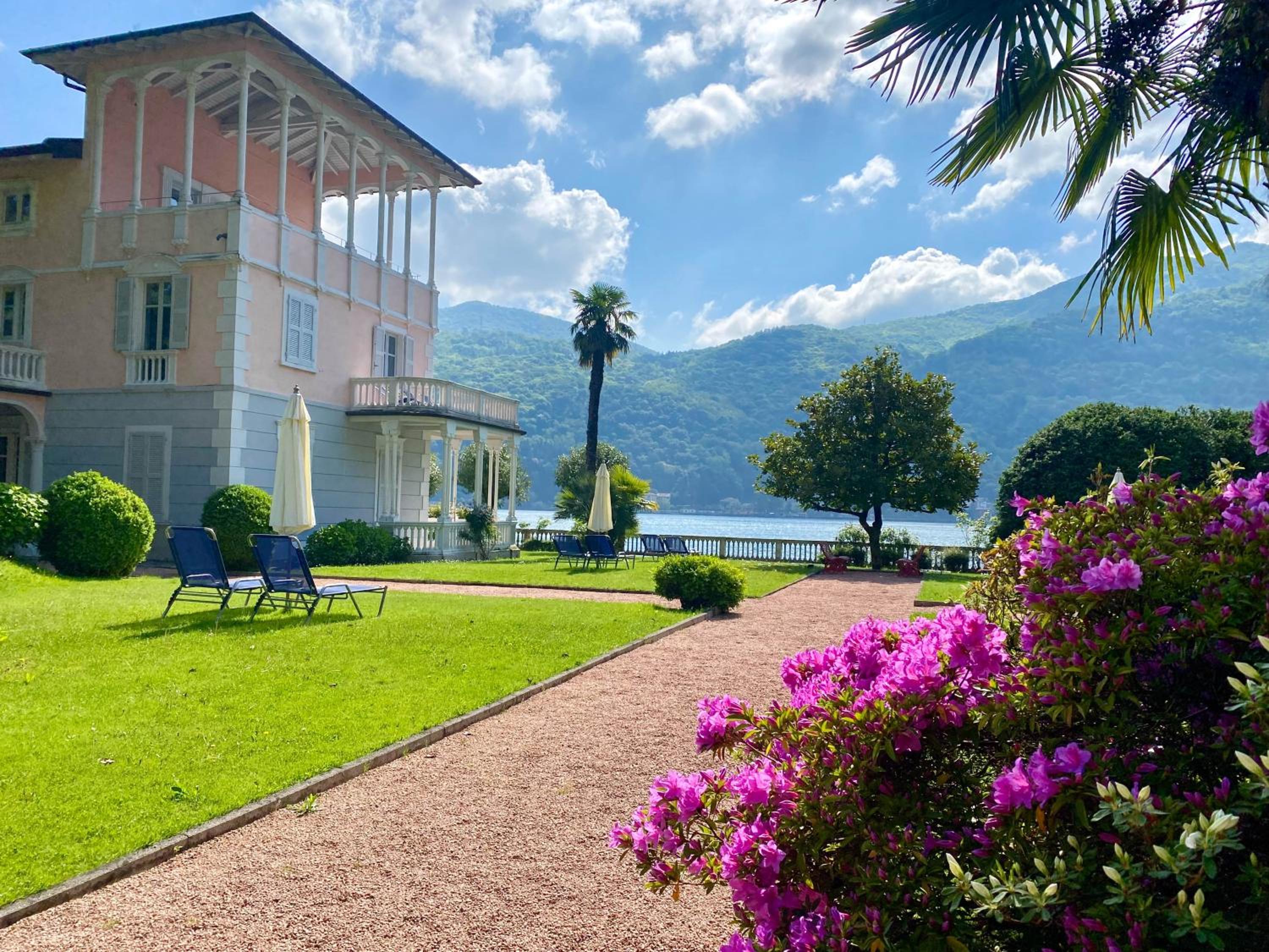 Beautiful apartment on the lake, pool & parking - Nr 124