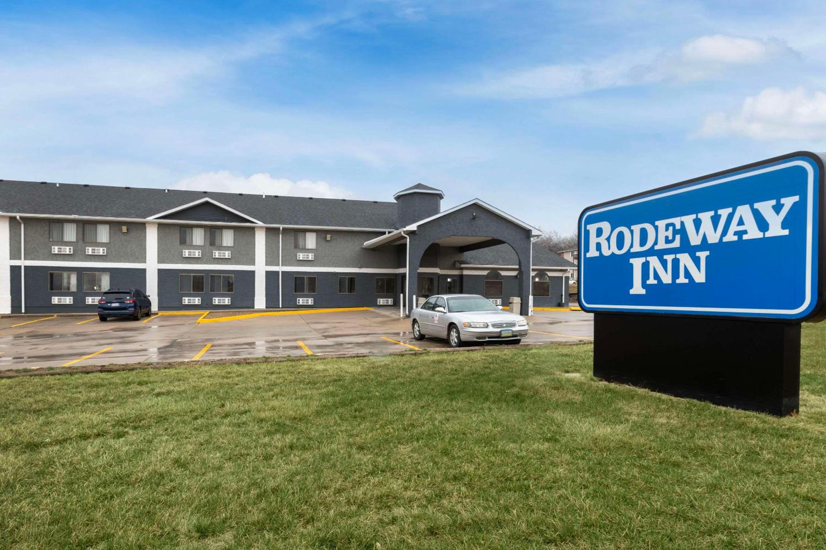 Rodeway Inn - Property Image 1