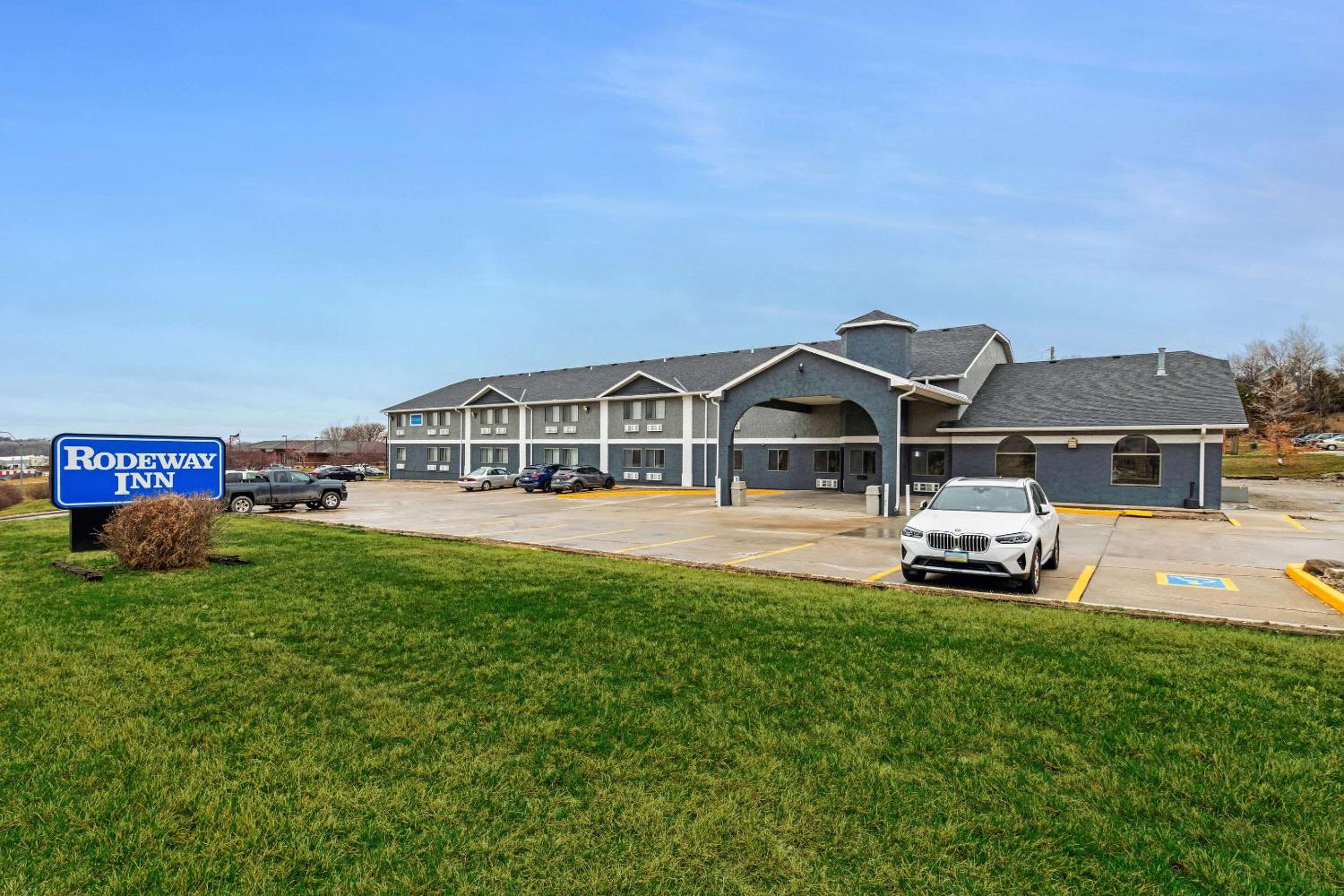 Rodeway Inn - Property Image 26