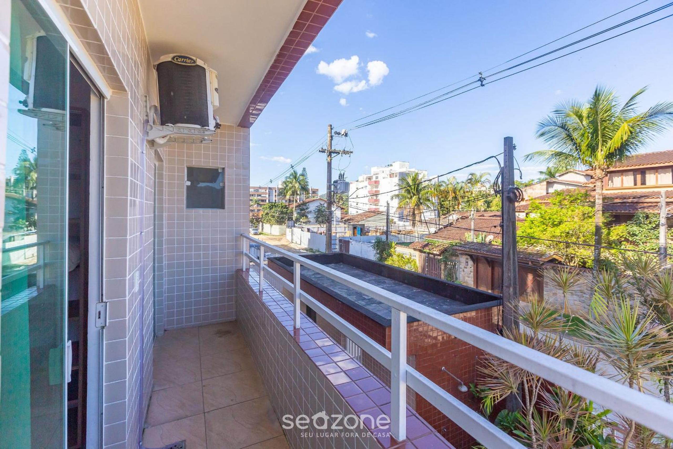 Beautiful apart with balcony and barbecue ECU102