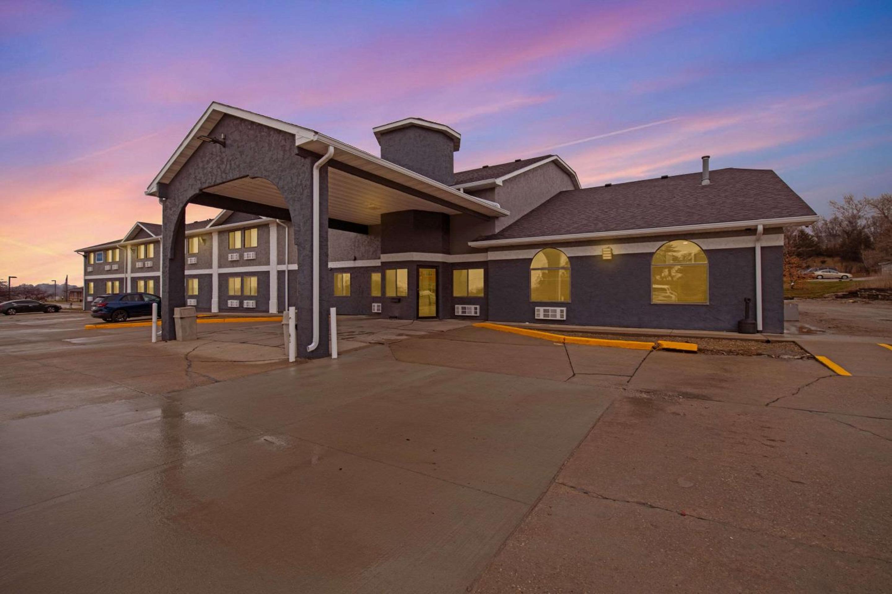Rodeway Inn - Property Image 25