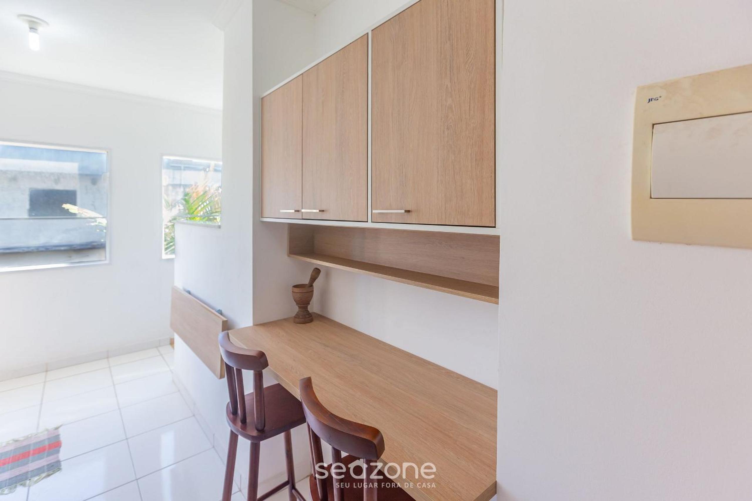 Beautiful apart with balcony and barbecue ECU102