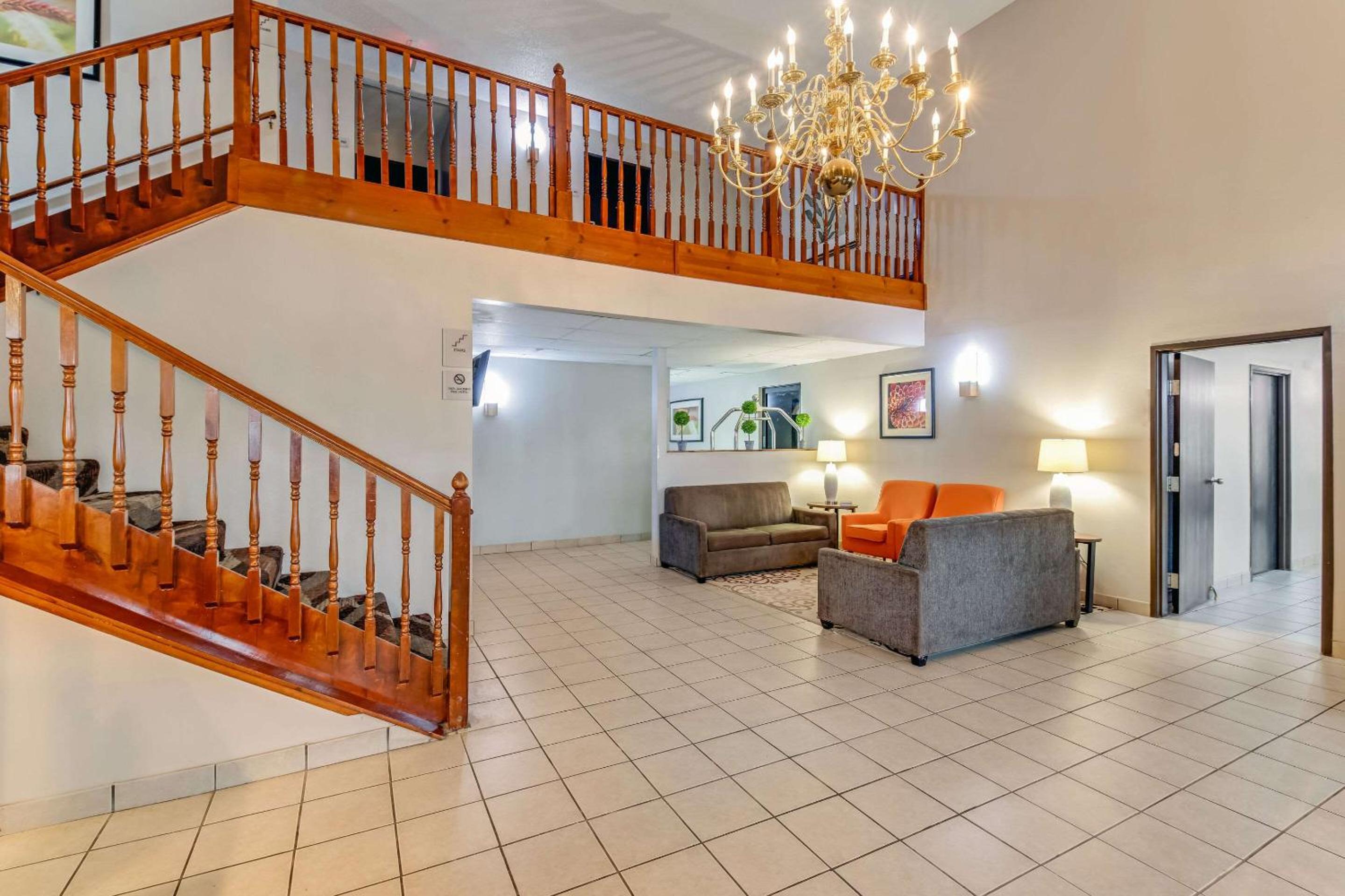 Rodeway Inn - Property Image 23