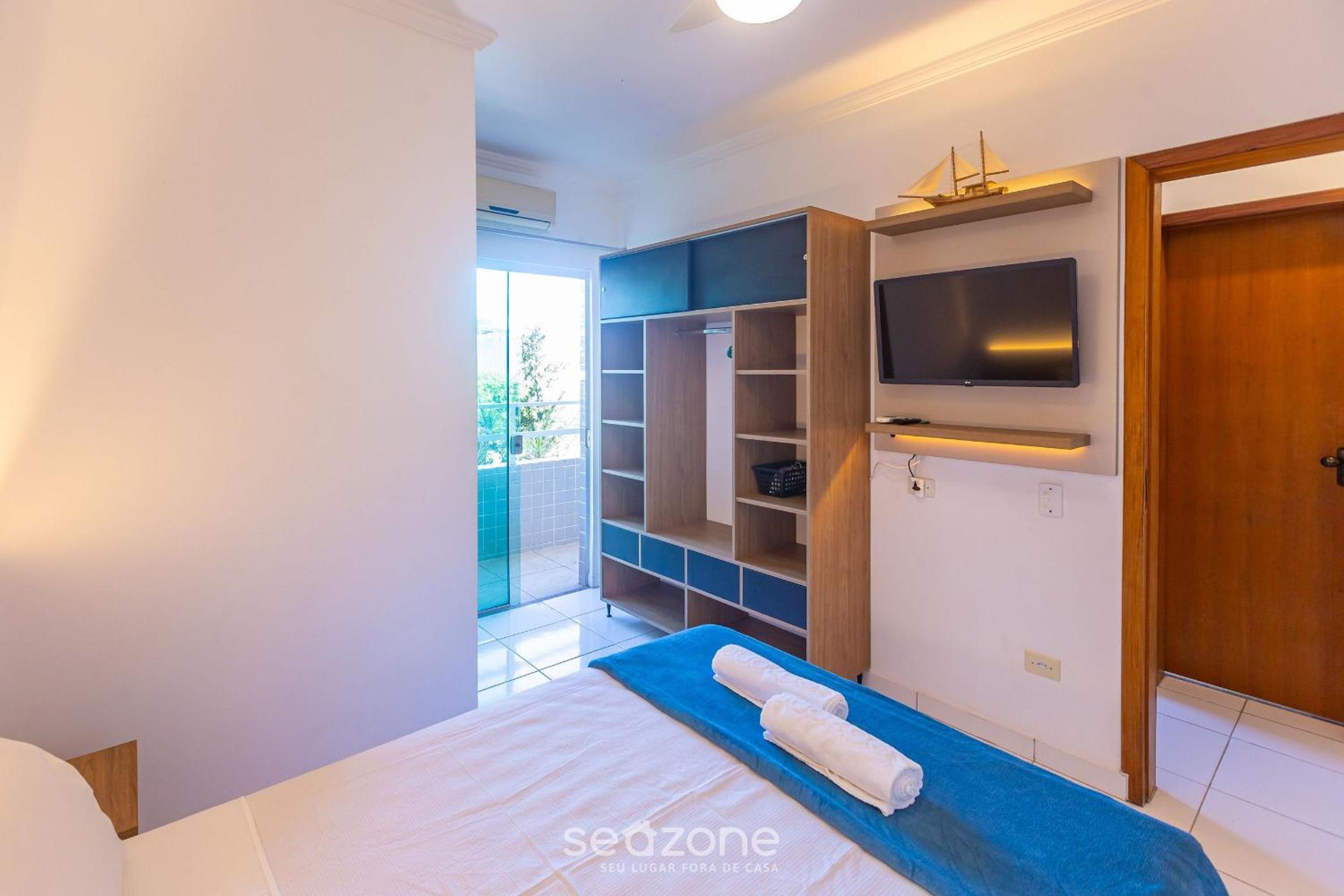 Beautiful apart with balcony and barbecue ECU102