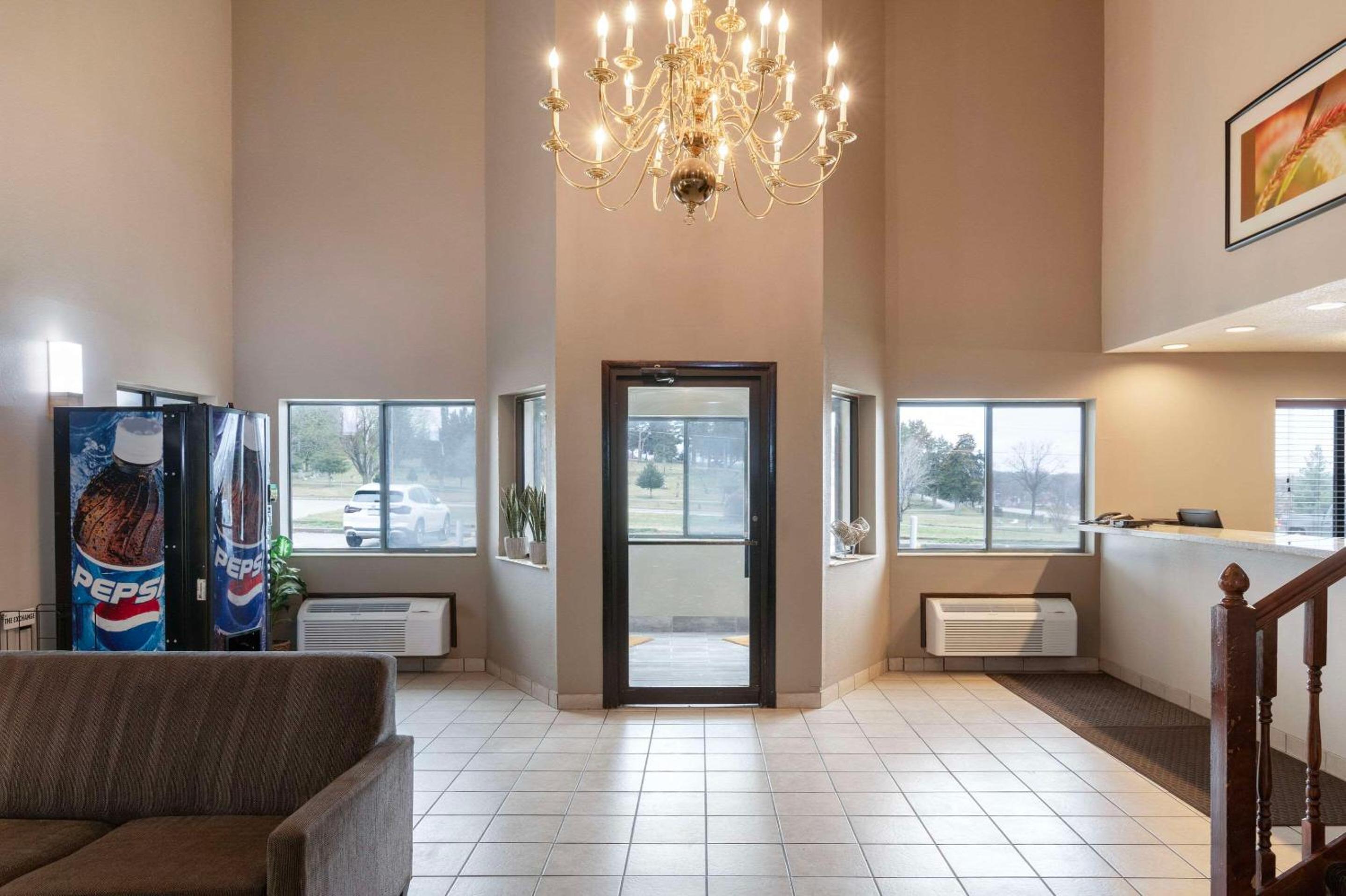 Rodeway Inn - Property Image 21