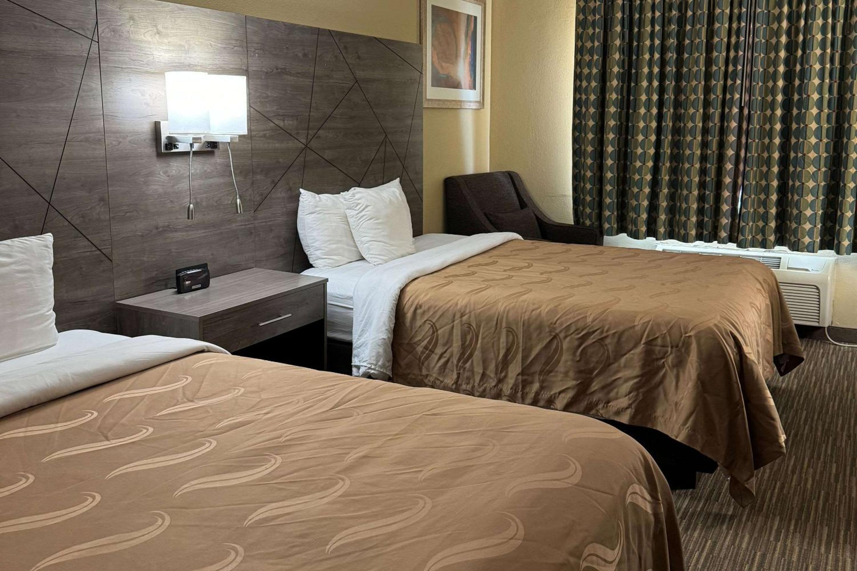 Forsyth Vacations - Quality Inn near I-72 and Hwy 51 - Property Image 27