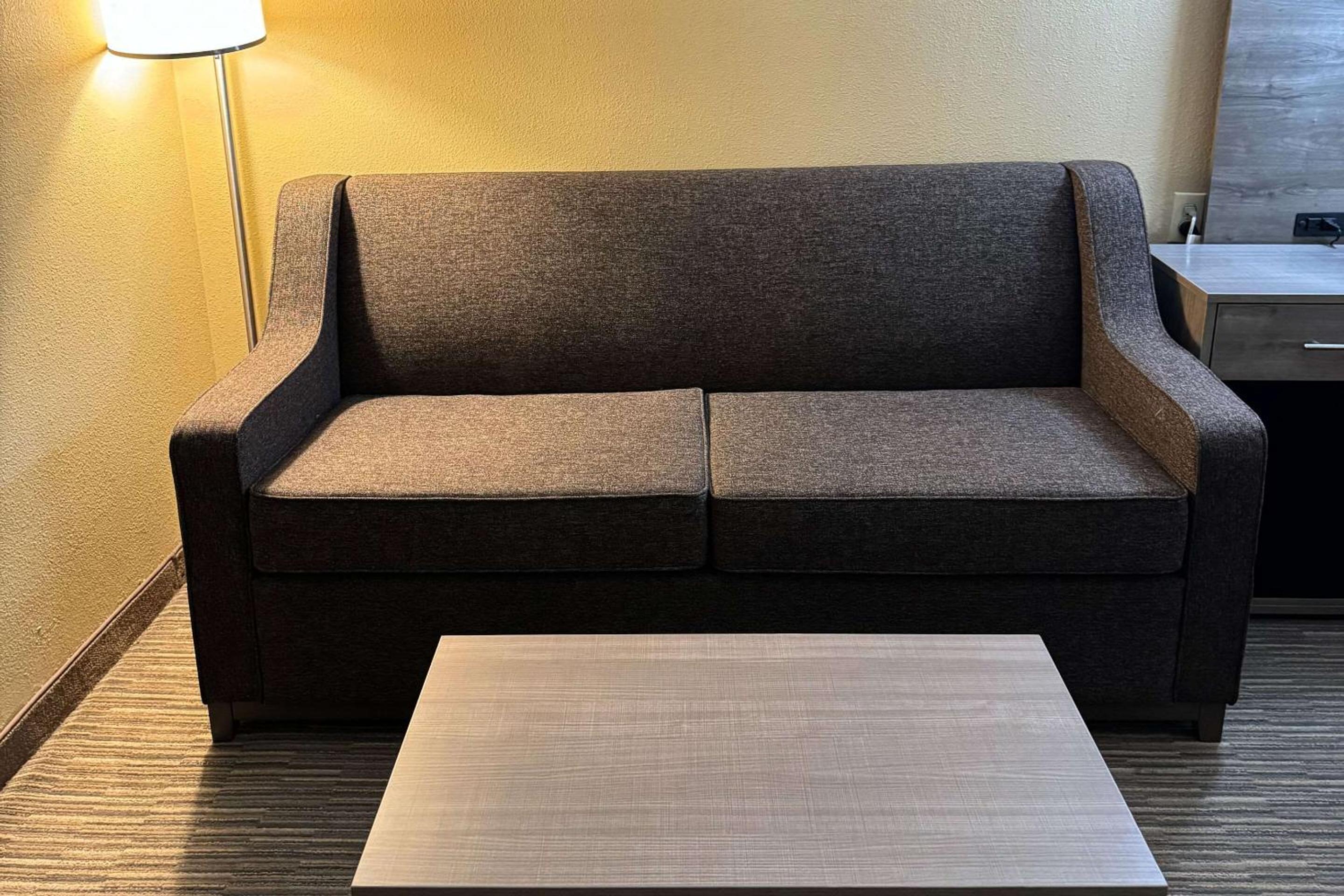 Forsyth Vacations - Quality Inn near I-72 and Hwy 51 - Property Image 34