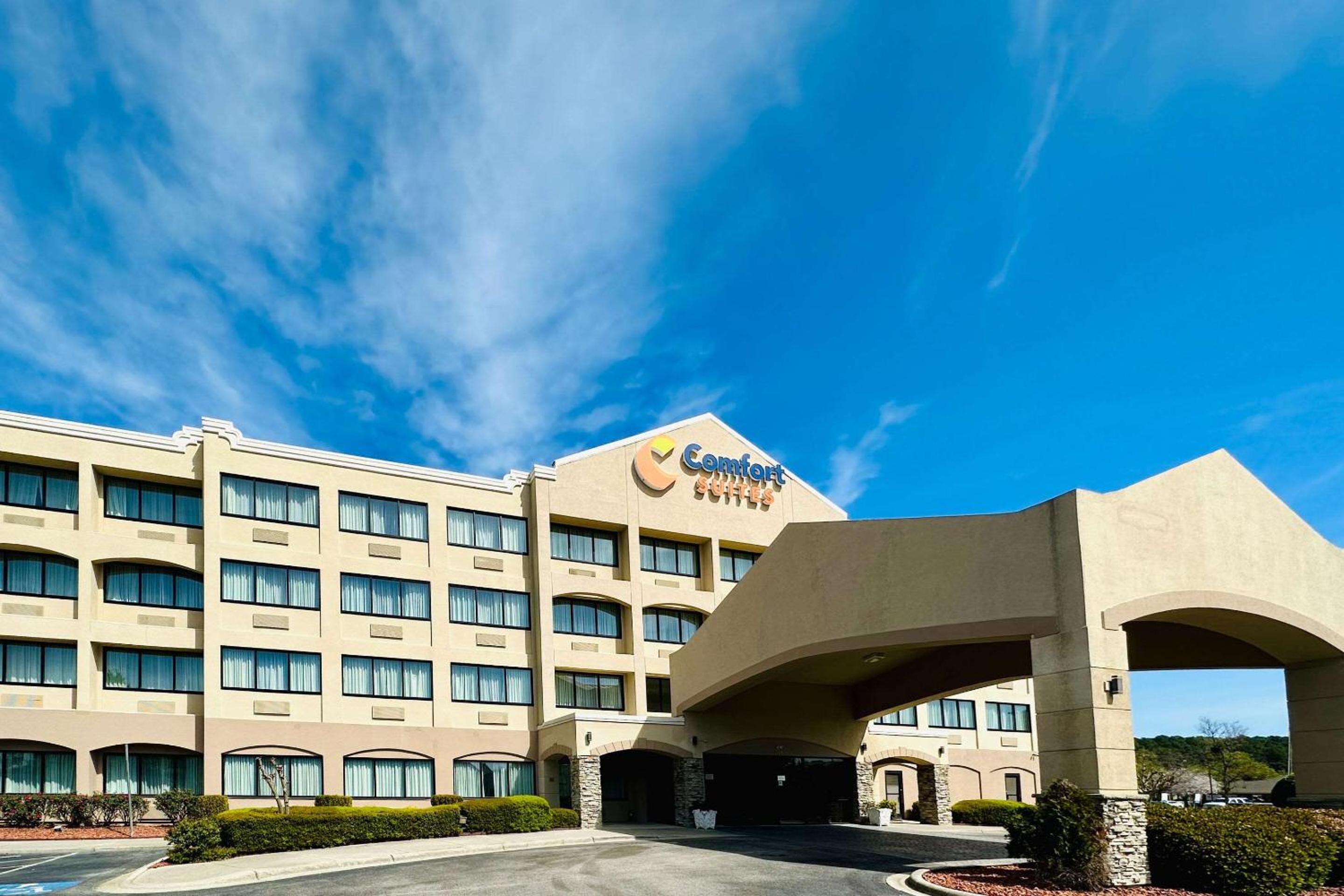 Lumberton Vacations - Comfort Suites - Property Image 1