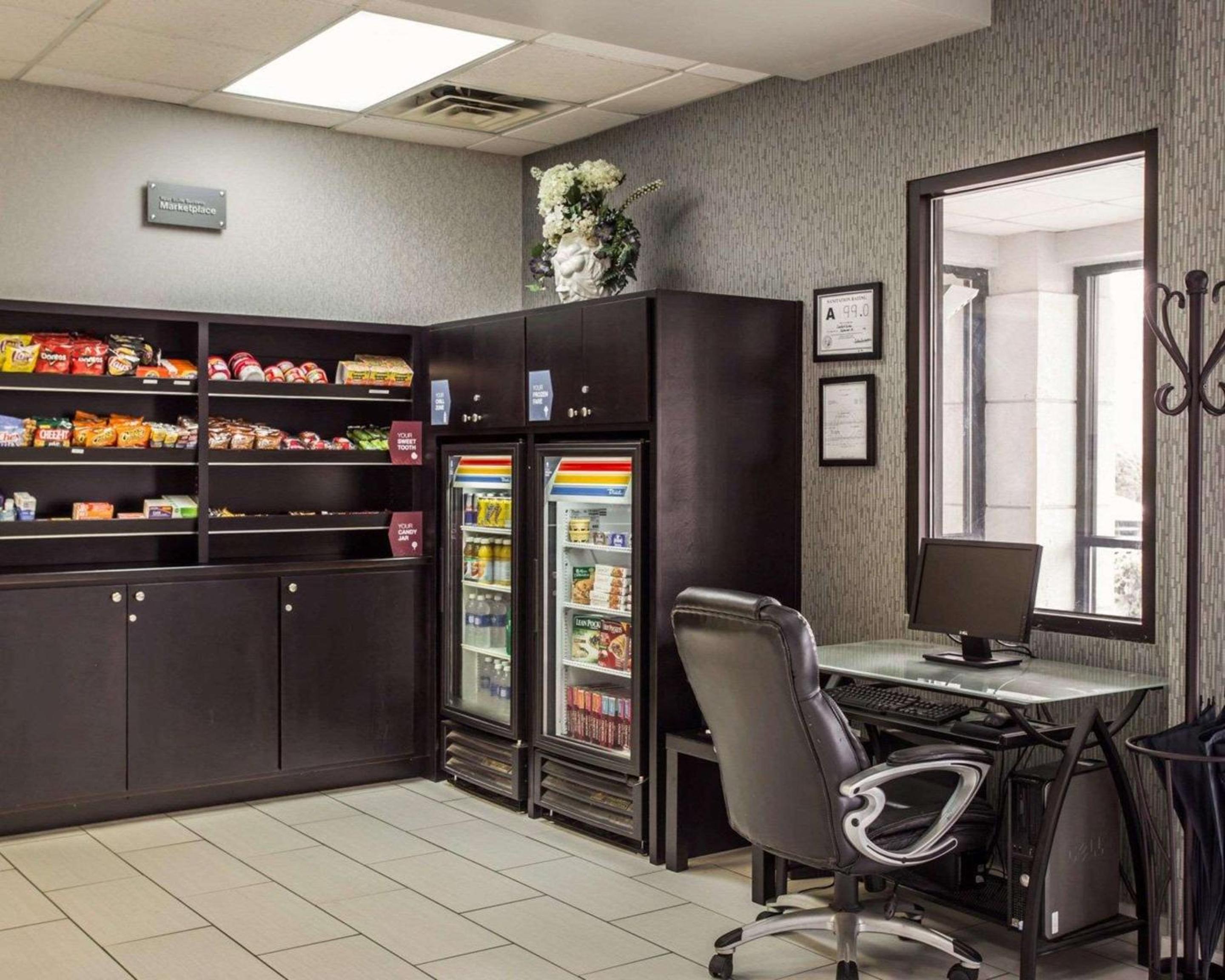 Lumberton Vacations - Comfort Suites - Property Image 7