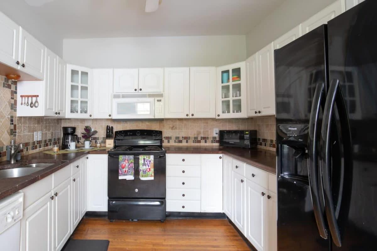 Birmingham Vacations - Redmont Revival-Walkable-Pets-UAB - Property Image 3