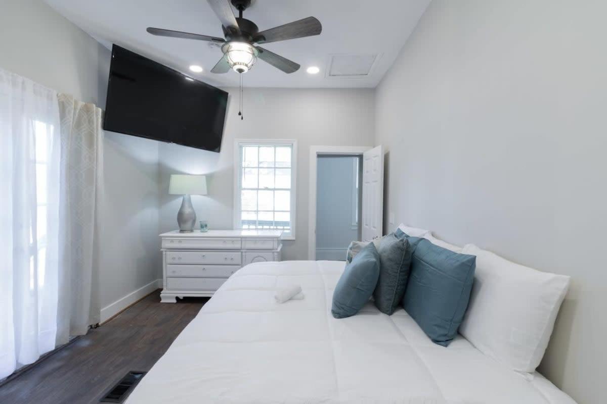 Mighty Mildred- Historic-Walkable-Mins to Riverwalk view 5