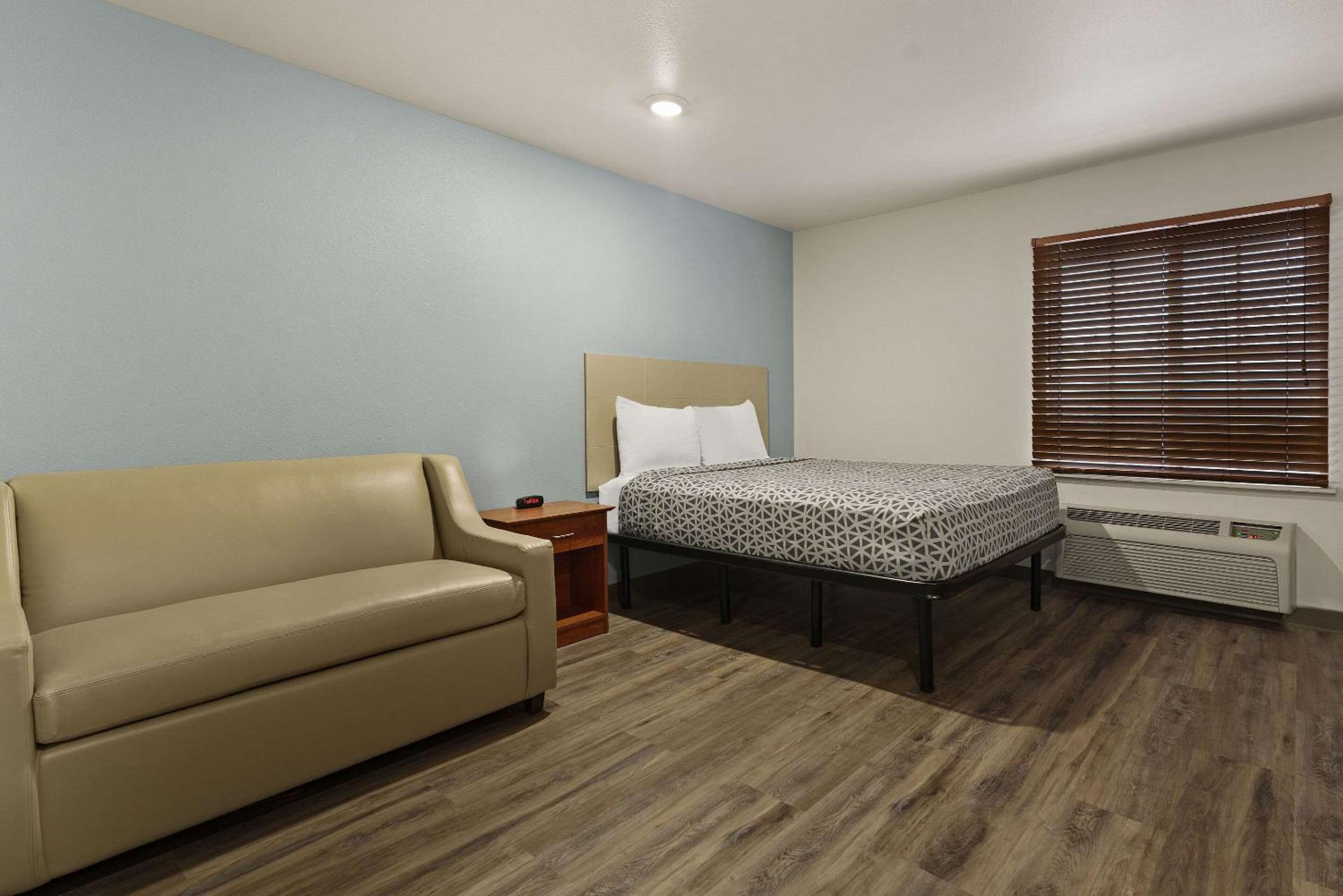 WoodSpring Suites Macon North