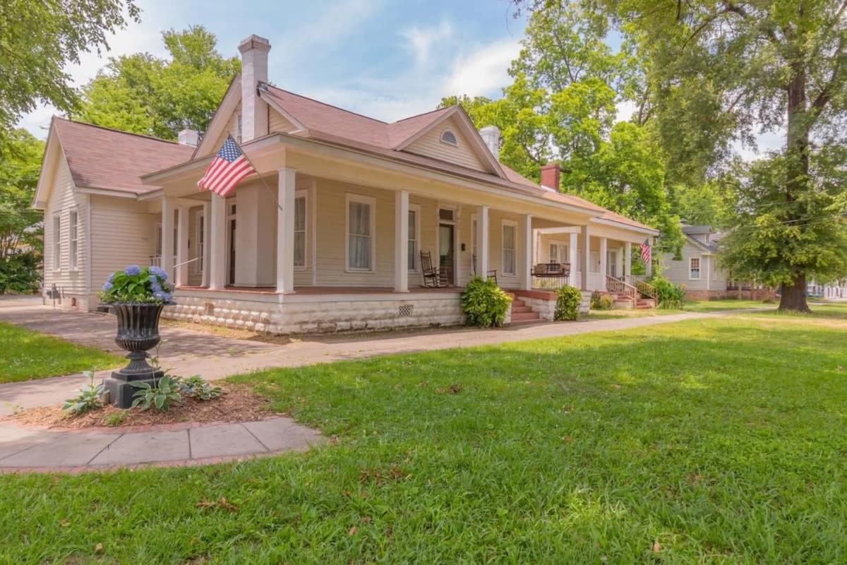Wrap-Around Porch Uptown Stay-Pets Welcome! view 5