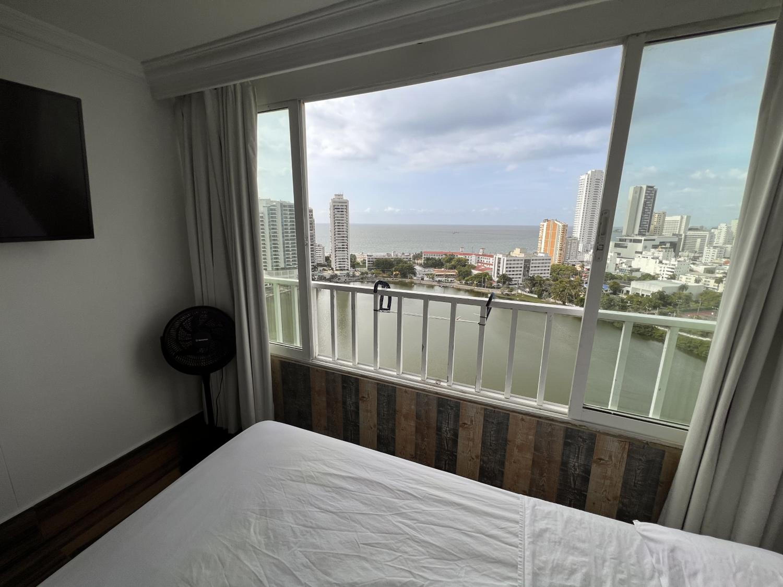 Bienesweb Apartamentos Conquistador Premium