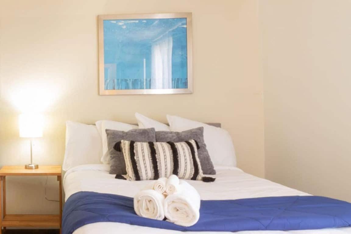 The Delightful Doubles- Unit A- Centrally Located view 5