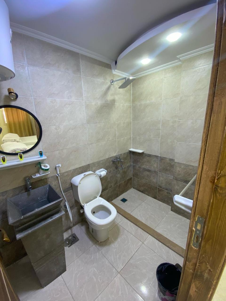 Farouk guest house
