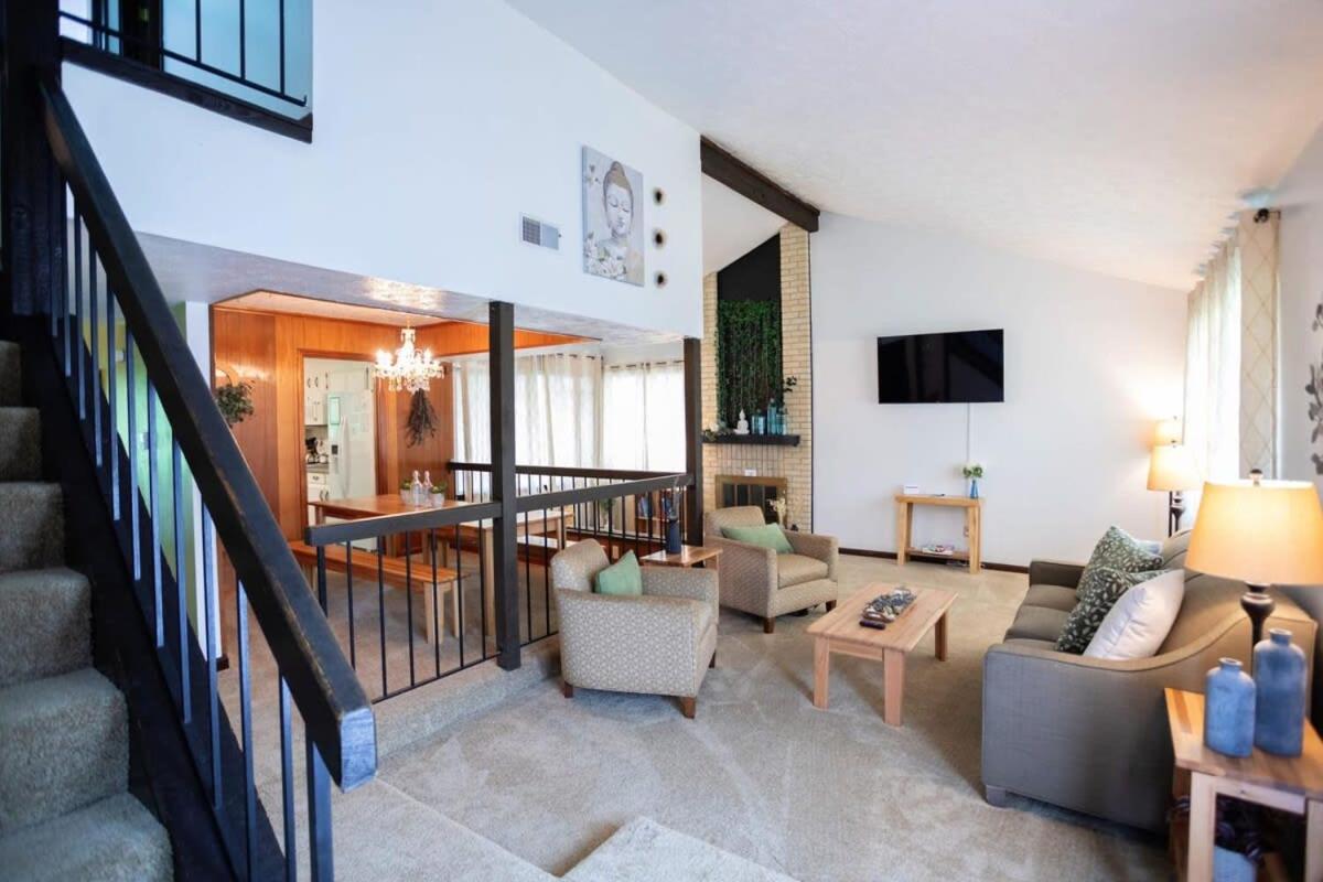 Montgomery Vacations - Near Hospital  Dining- Merry on Moorcroft - Property Image 52