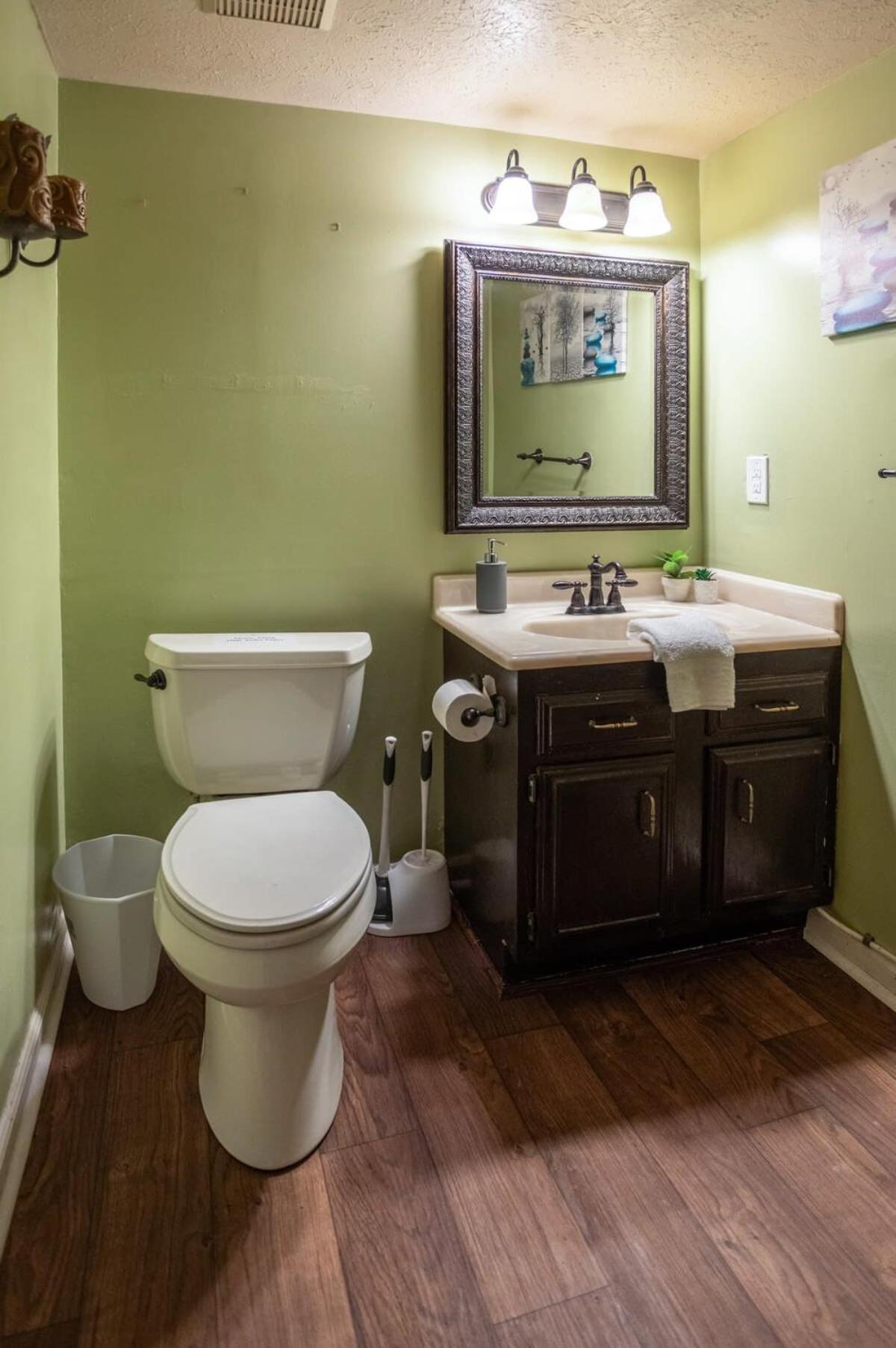 Montgomery Vacations - Near Hospital  Dining- Merry on Moorcroft - Property Image 75