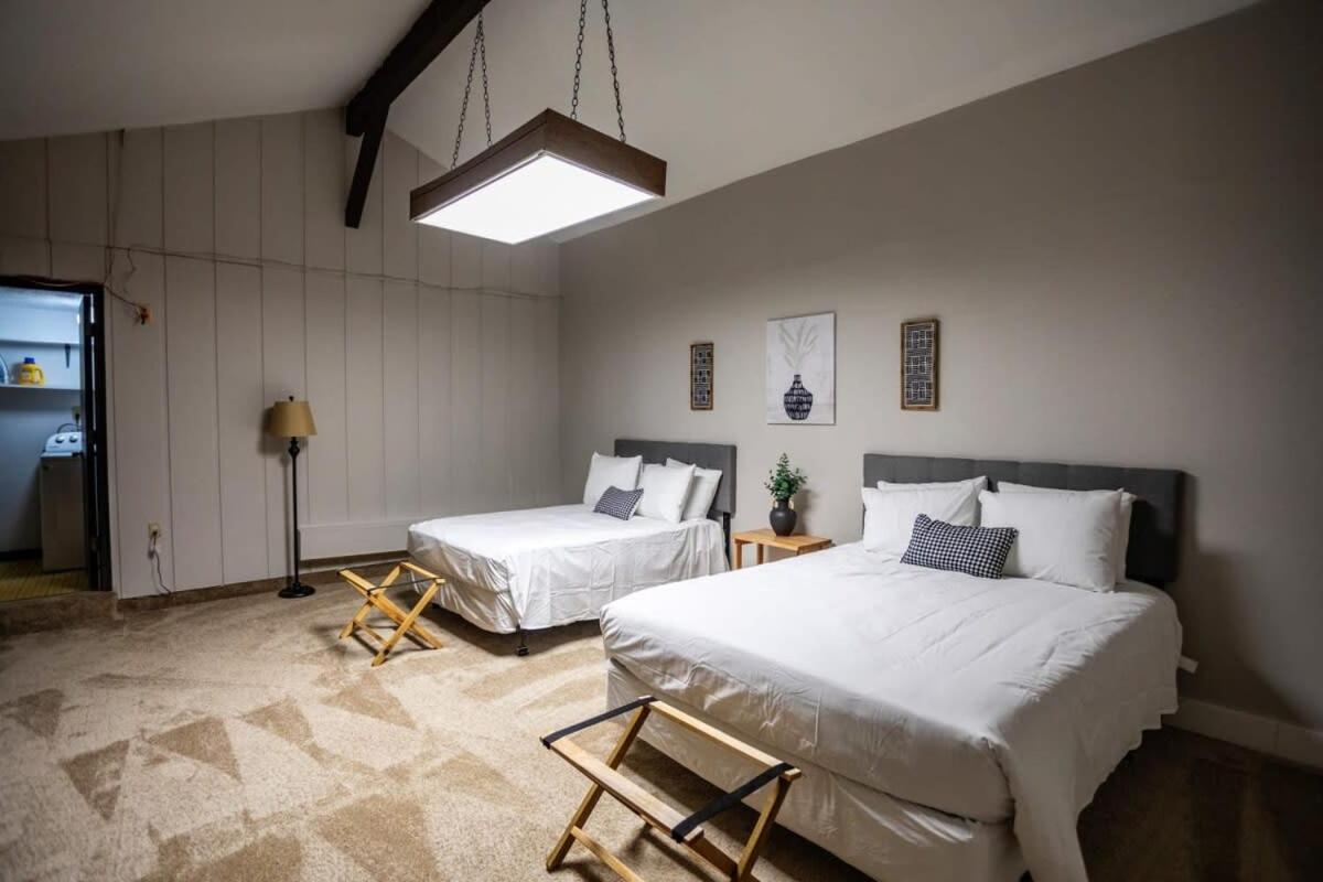 Montgomery Vacations - Near Hospital  Dining- Merry on Moorcroft - Property Image 72