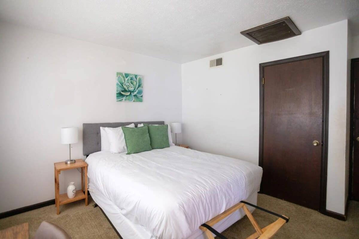 Montgomery Vacations - Near Hospital  Dining- Merry on Moorcroft - Property Image 69