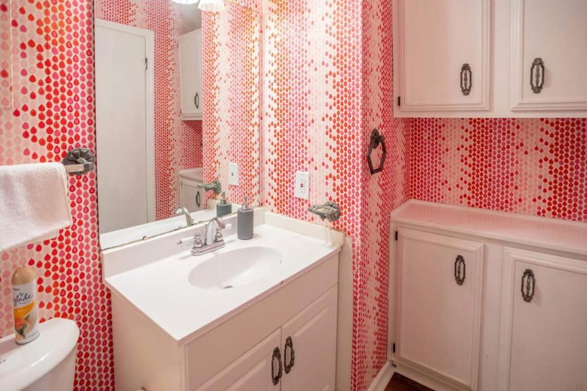 Montgomery Vacations - Near Hospital  Dining- Merry on Moorcroft - Property Image 61