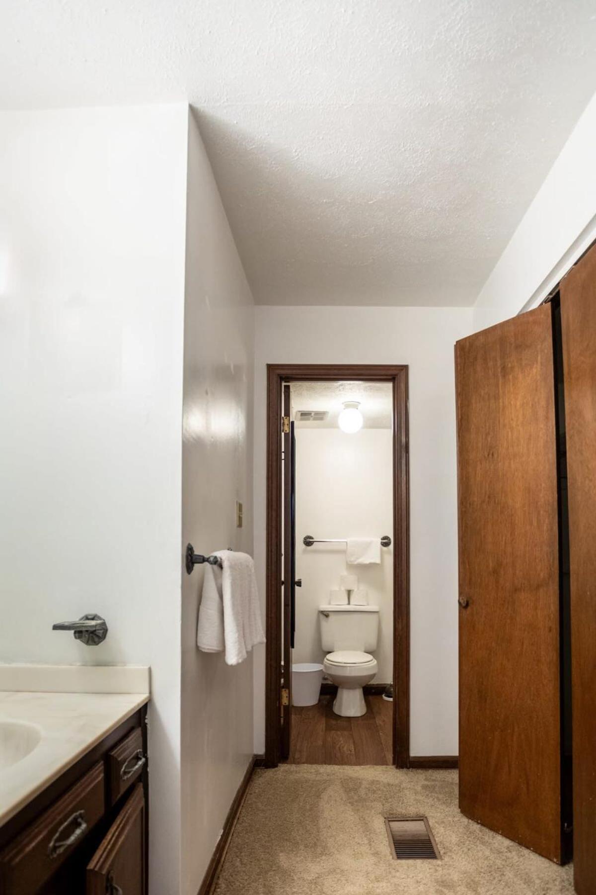 Montgomery Vacations - Near Hospital  Dining- Merry on Moorcroft - Property Image 60